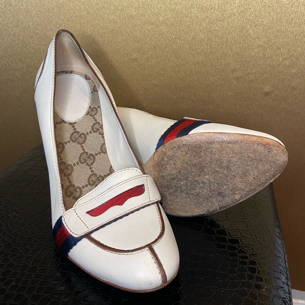 Vintage Gucci heels! These are perfect for the office!